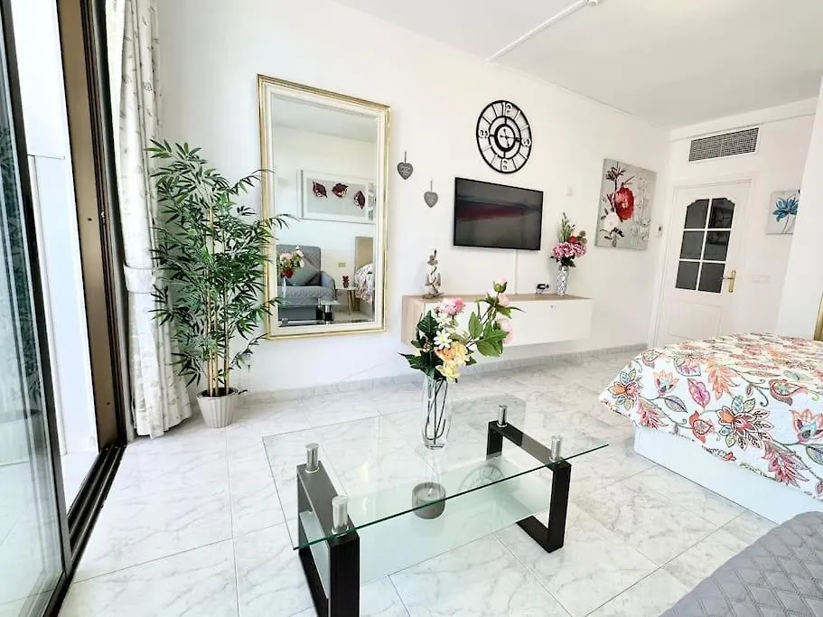 Central Fuengirola Studio Apartment With A Sea View