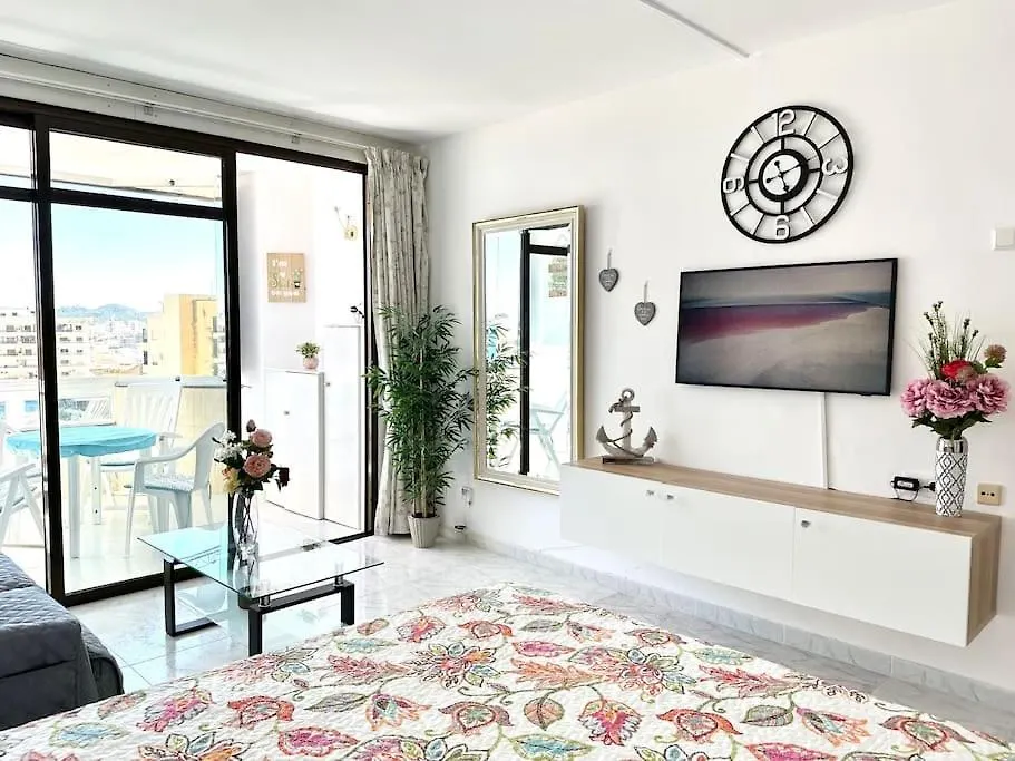 Central Fuengirola Studio Apartment With A Sea View